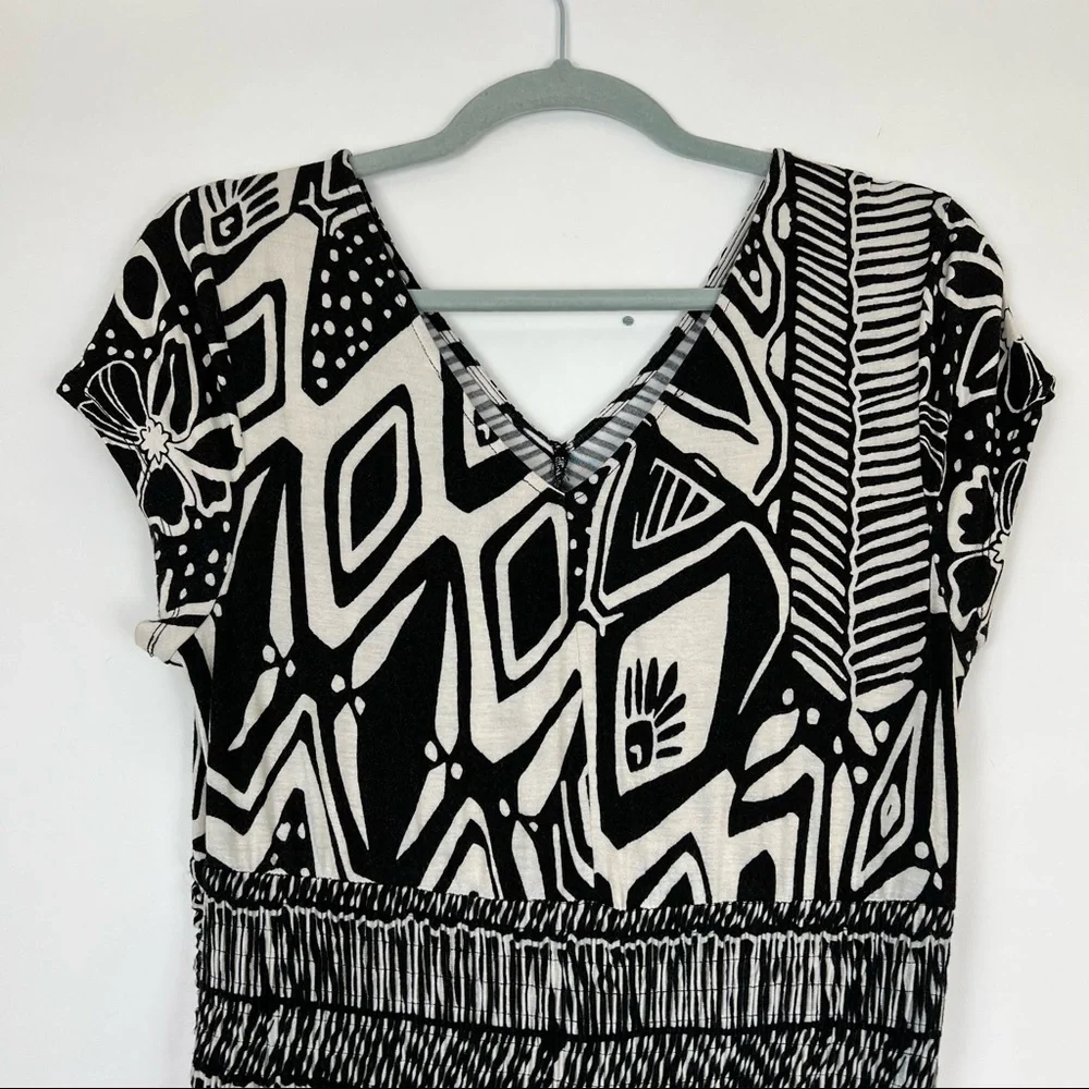 SOFT SURROUNDINGS maxi dress in black and white geometric and floral pri… - Picture 3 of 14